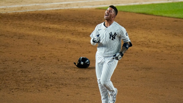 Gleyber Torres 2-for-2 in win over Phillies 