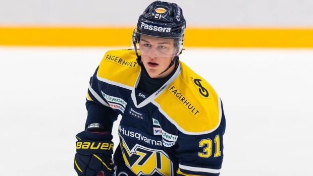 Oskar Olausson, HV71 Oskar Olausson