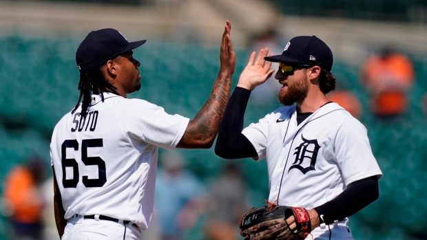 Tigers rally early behind Schoop, beat Mariners 8-3 Article Image 0