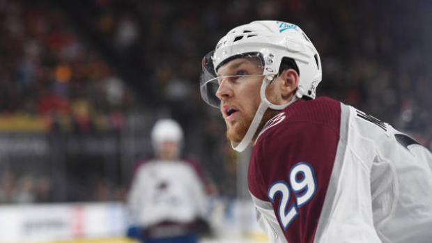 MacKinnon-led Avalanche top Red Wings for 5th straight win