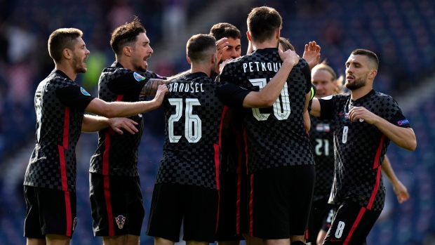 Ivan Perisic celebrates with teammates 