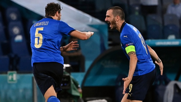 Manuel Locatelli Leonardo Bonucci, The Canadian Press Manuel Locatelli Leonardo Bonucci