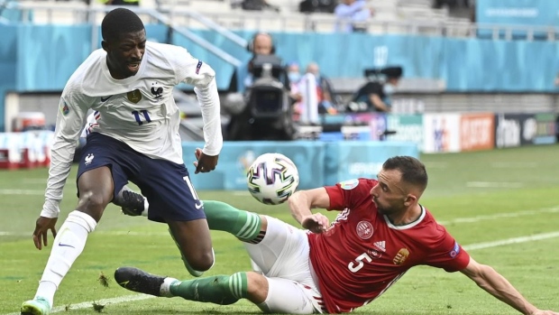 Ousmane Dembélé (left)