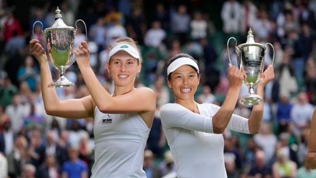 Elise Mertens, Su-Wei Hsieh, The Canadian Press Elise Mertens, Su-Wei Hsieh