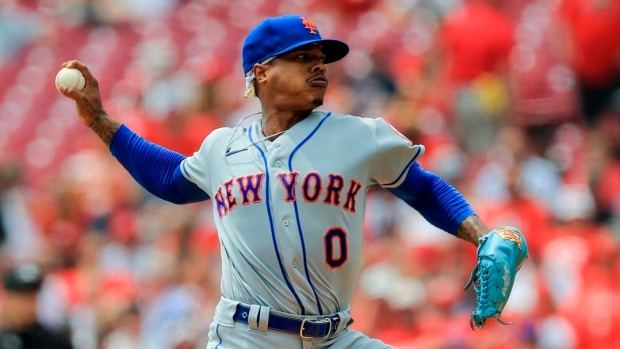 Hoyer reacts to Marcus Stroman's tweet about not having contract