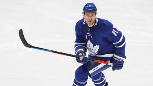 AUTOGRAPHED GARY ROBERTS MAPLE LEAFS JERSEY