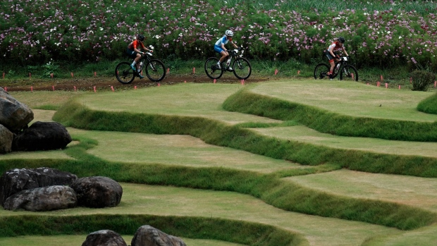 Women's cross-country mountain bike race, The Canadian Press Women's cross-country mountain bike race