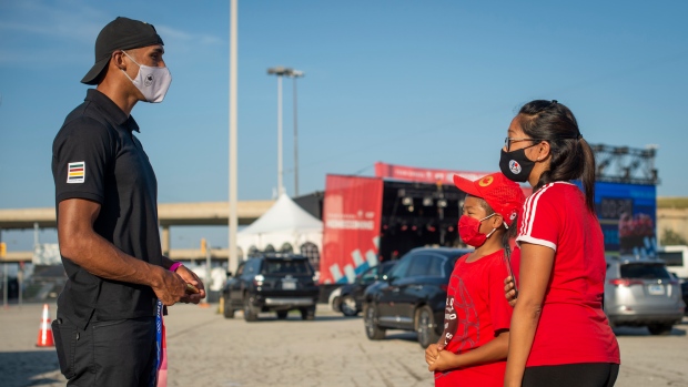 Damian Warner with fans