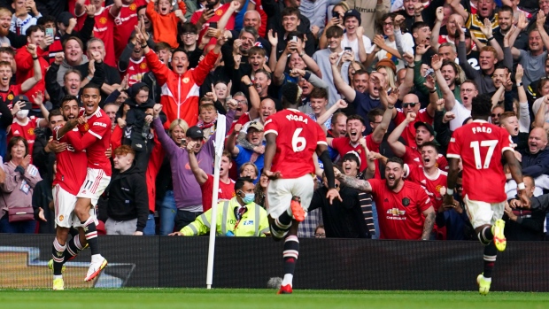 Bruno Fernandes and Manchester United Celebrate 