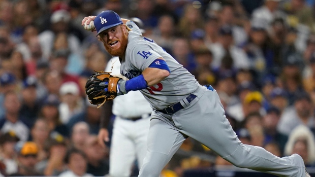 Justin Turner scratched with neck injury for Dodgers 