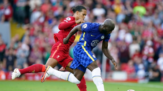 Virgil van Dijk, left, and Romelu Lukaku