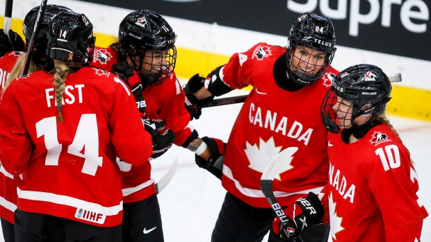 Natalie Spooner Team Canada celebrates