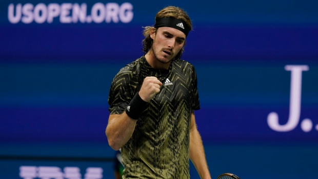 Zverev overpowers Alcaraz in ATP Finals opener