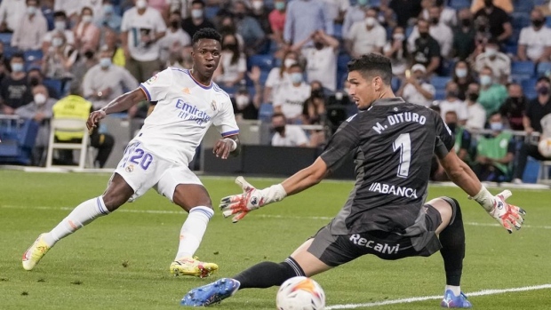 Madrid fans embrace Vinícius Júnior after not getting Mbappé Article Image 0