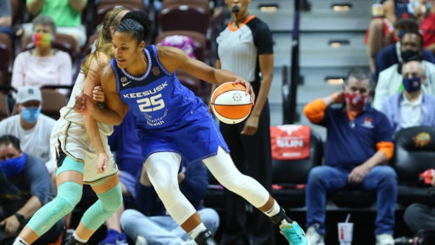 Sabrina Ionescu Alyssa Thomas, M. Anthony Nesmith/Icon Sportswire via Getty Images Sabrina Ionescu Alyssa Thomas