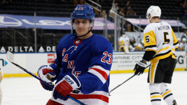 Rangers sign Fox to 7-year extension with reported $9.5M AAV