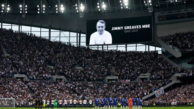 Tottenham, Chelsea pay respects to Jimmy Greaves