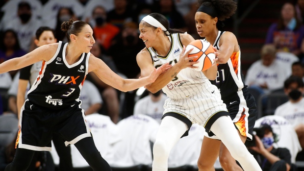 Diana Taurasi, Candace Parker, The Canadian Press Diana Taurasi, Candace Parker