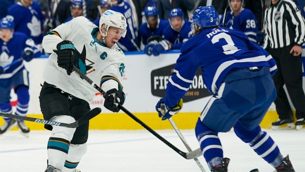 Erik Karlsson scores in OT, Sharks beat Maple Leafs 4-3