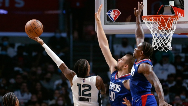 Ja Morant Ivica Zubac Eric Bledsoe, The Canadian Press Ja Morant Ivica Zubac Eric Bledsoe