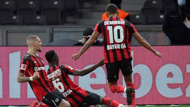 Robert Andrich, Bayer Leverkusen celebrate