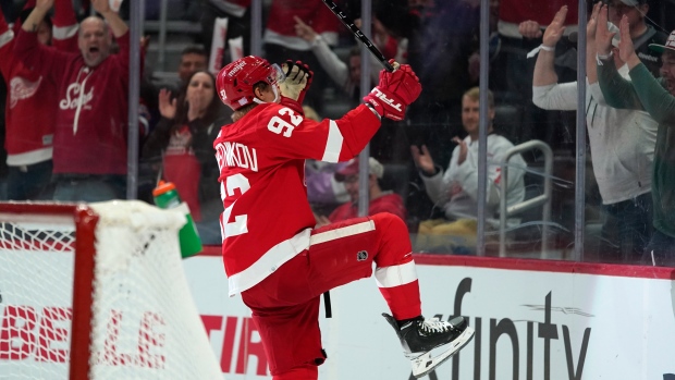 Stars acquire F Namestnikov from Red Wings for 4th-round pick