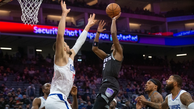De'Aaron Fox Ivica Zubac, The Canadian Press De'Aaron Fox Ivica Zubac