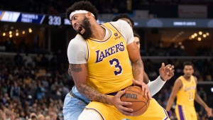 Lakers' Davis (foot sprain) out at least 4 weeks