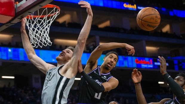 Jakob Poeltl Tyrese Haliburton, The Canadian Press Jakob Poeltl Tyrese Haliburton
