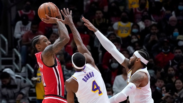 DeMar DeRozan leads Chicago Bulls past Los Angeles Lakers 115-110