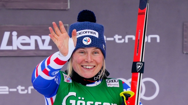 French skier Tessa Worley leads GS in Shiffrin's absence - TSN.ca