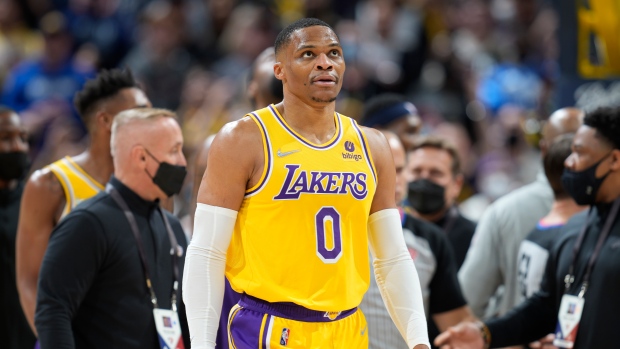 Les Lakers de Los Angeles choisissent le commerce de Russell Westbrook du premier tour