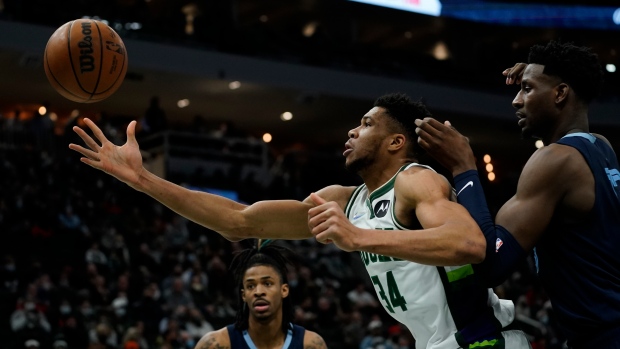 Giannis Antetokounmpo Jaren Jackson Jr, The Canadian Press Giannis Antetokounmpo Jaren Jackson Jr