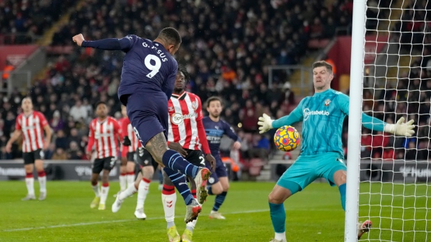 Manchester City's long winning run ends in draw with Southampton