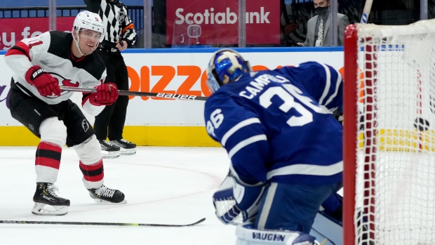 Devils score own goal in OT, Maple Leafs win 6th straight