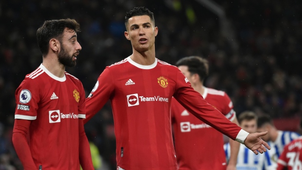 Ronaldo scores, West Ham misses penalty as Man United wins