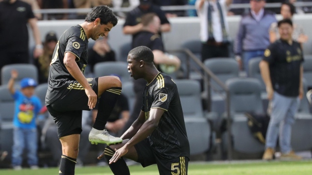 Vela's hat trick leads LAFC to 3-0 opening win over Colorado - The