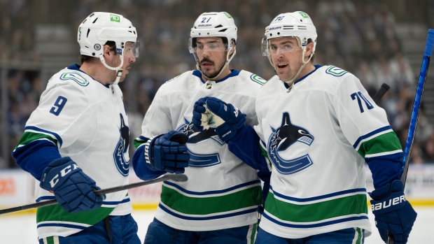 Vancouver Canucks defeat Toronto Maple Leafs