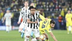 Juventus midfielder McKennie ruled out for three weeks with shoulder injury
