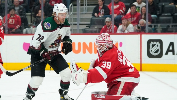Schmaltz’s four points help Coyotes waltz past Red Wings - TSN.ca