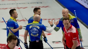 Koe wins Battle of Alberta to join Dunstone, Bottcher at 6-1