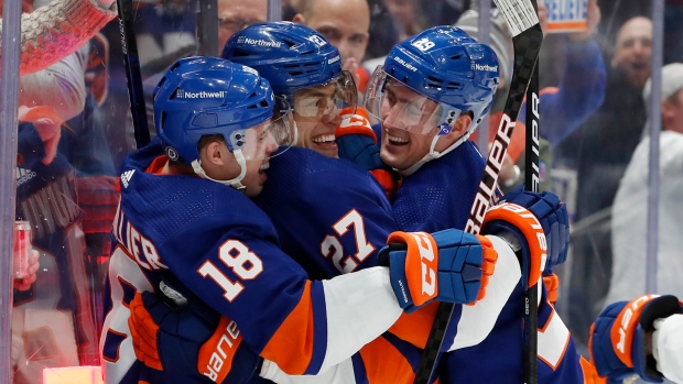 Brock Nelson lifts Islanders over Penguins to snap skid
