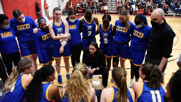 Carly Clarke (centre) coaching the Rams