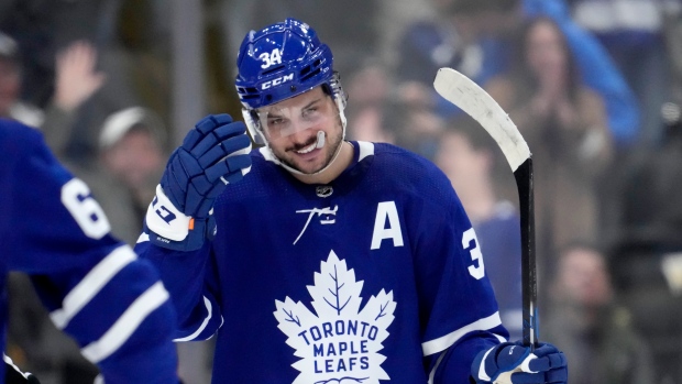 Matthews surpasses 500 career points in Maple Leafs' shootout