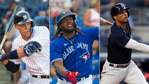 Josh Donaldson swapping jerseys with Vlad Guerrero a Blue Jays