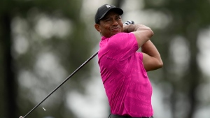 Woods finishes at 1-under after first round