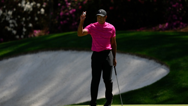 Woods cards 1-under 71 in opening round of Masters at Augusta National