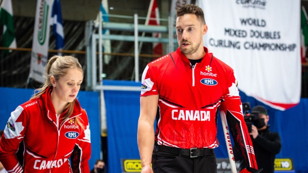 Jocelyn Peterman and Brett Gallant , © WCF/Ansis Ventins Jocelyn Peterman and Brett Gallant