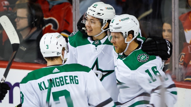 Jake Oettinger shuts out Wild to give Stars series lead