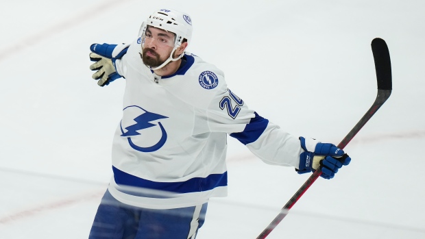 Lightning issue qualifying offers to seven players ahead of free